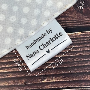 Etiquettes en satin personnalisées, étiquettes de vêtements personnalisées, étiquettes de ruban, étiquettes d'exposition d'artisanat, étiquettes de logo, étiquettes de couture, étiquettes de marque, onglets de logo - SB01