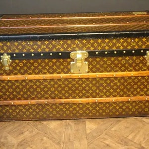 Louis Vuitton Truhe mit Monogramm, Louis Vuitton Steamerkoffer, Vuitton Courrier