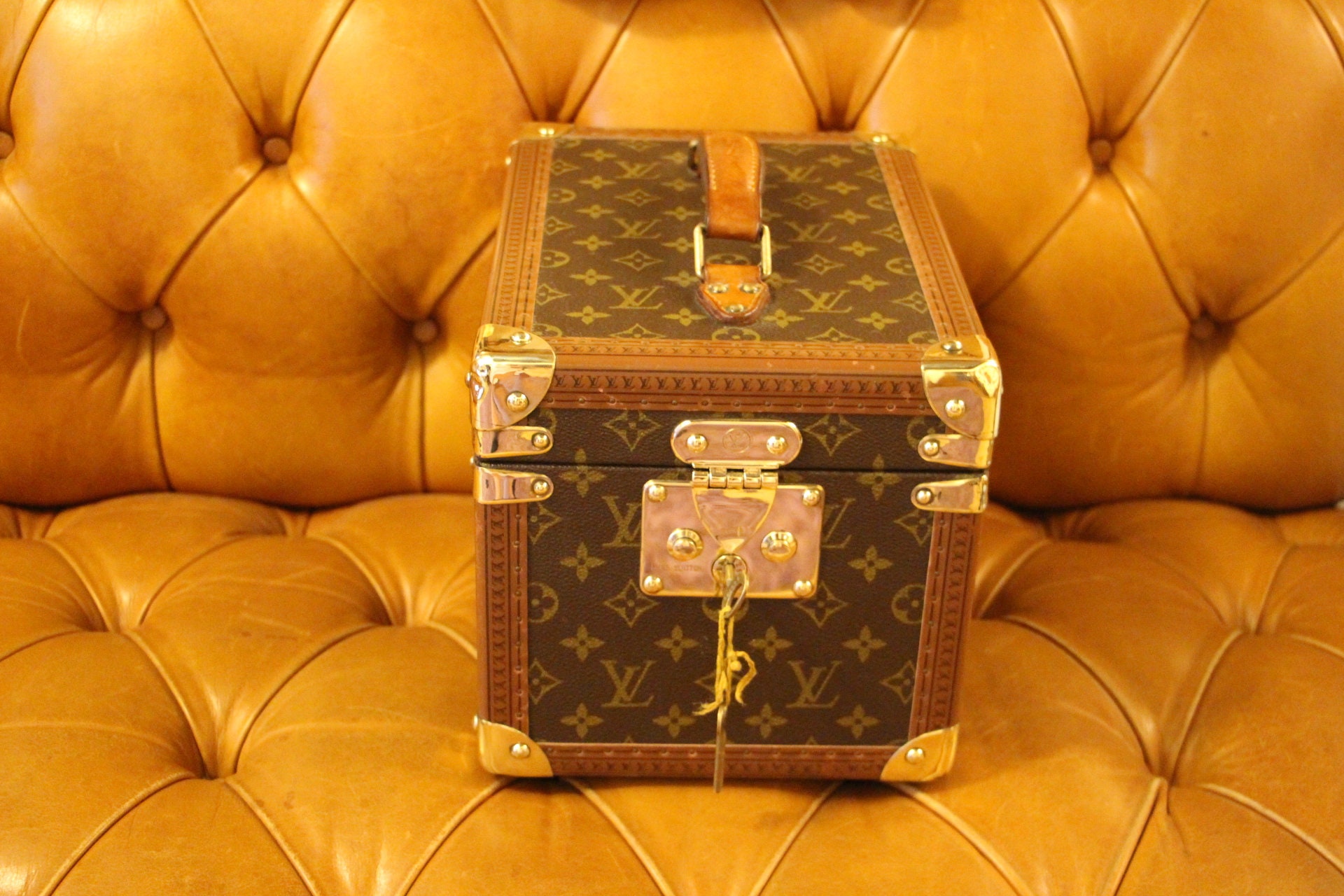Louis Vuitton Vintage Cosmetic Train Case - Brown Cosmetic Bags,  Accessories - LOU39008