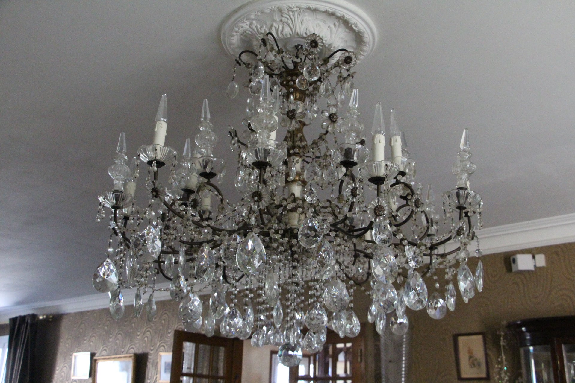 Lustre Italien 19Eme Siecle en Bois et Cristal