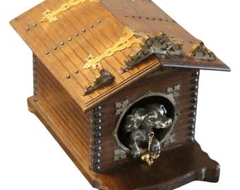 19th Century French Cigar Box With a Bronze Dog In A Dog House , Cigar Cave