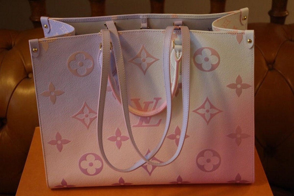 Louis+Vuitton+OnTheGo+Tote+GM+Pastel+Pink+Canvas for sale online