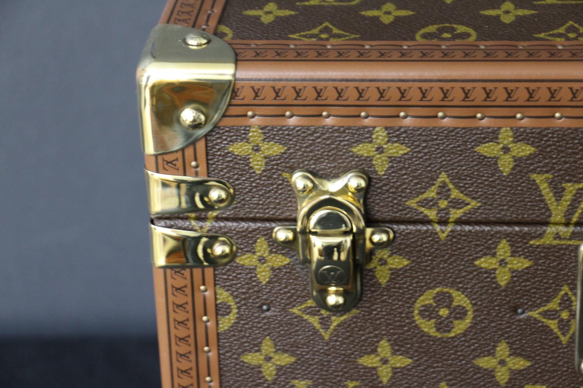 Louis Vuitton ケース ブラウン Louis Vuitton Train Case, Louis Vuitton Boite Pharmacie, Louis