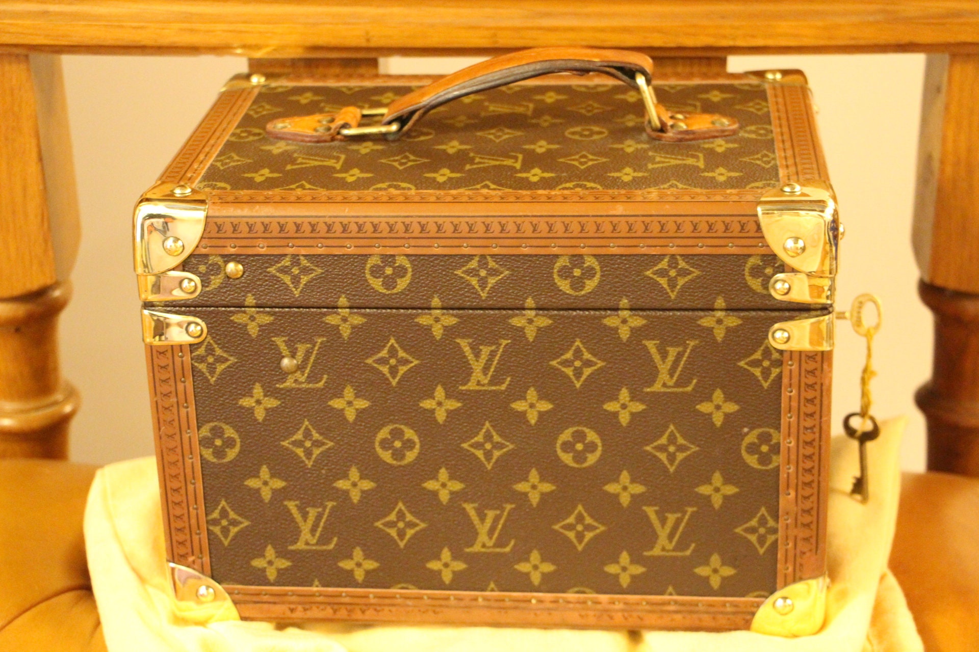 Louis Vuitton Monogram Men's Women's Jewelry Watch Vanity Travel Trunk Case