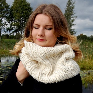 KNITTING PATTERN Infinity Tube Scarf Pattern / Cowl  Wrap  Easy Scarf