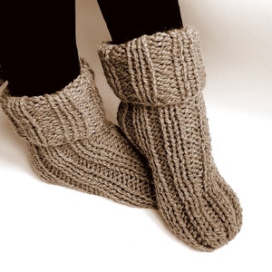 KNITTING PATTERN Slipper Socks Super Easy Beginner Tube Socks Without a Heel