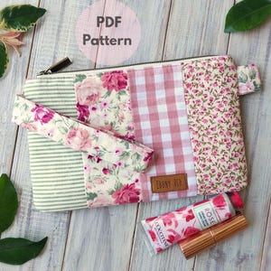 PDF Pattern in 3 sizes - Scrappy Wristlet Pouch - Confident beginner friendly - Plenty of photos, detailed instructions & tips
