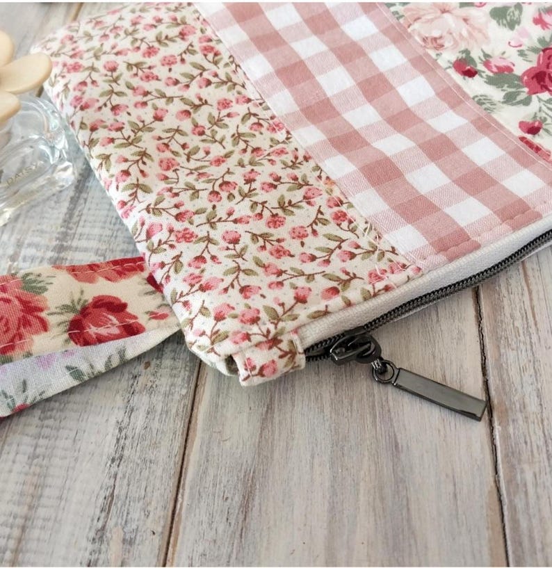 PDF Pattern in 3 sizes - Scrappy Wristlet Pouch - Confident beginner friendly - Plenty of photos, detailed instructions & tips image 4