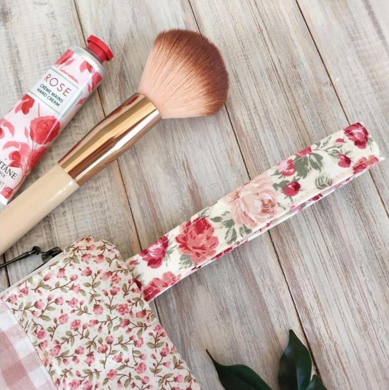 PDF Pattern in 3 sizes - Scrappy Wristlet Pouch - Confident beginner friendly - Plenty of photos, detailed instructions & tips image 2