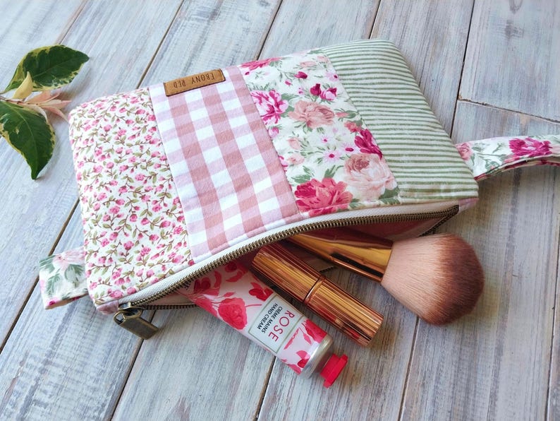 PDF Pattern in 3 sizes - Scrappy Wristlet Pouch - Confident beginner friendly - Plenty of photos, detailed instructions & tips image 6