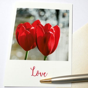 Tarjeta de amor para boda - aniversario-regalo tarjeta de felicitación floral - tarjeta de flores para ella - tulipanes rojos san Valentín tarjeta día de las madres