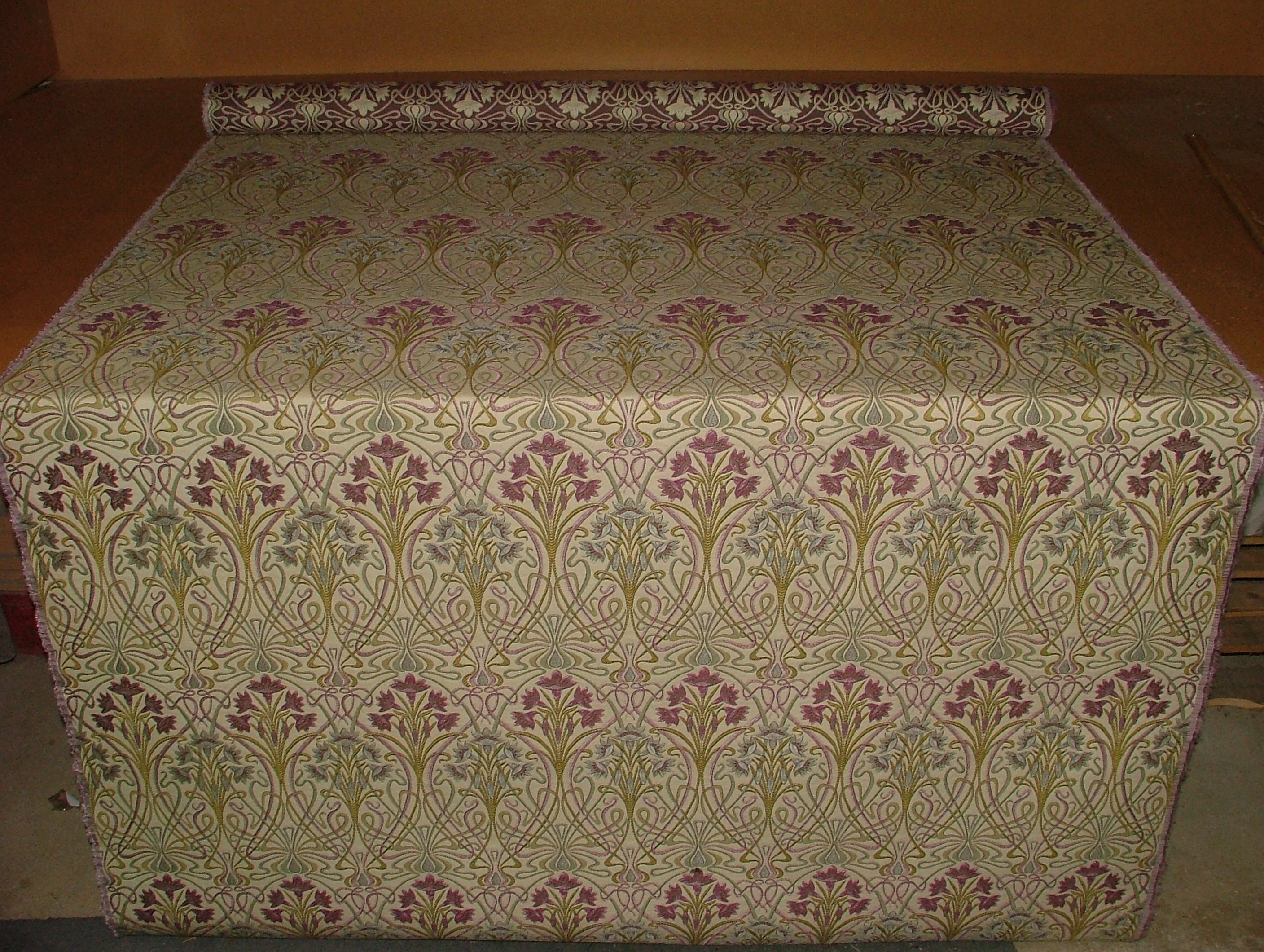 Art Nouveau Mulberry Thick Designer Jacquard Curtain