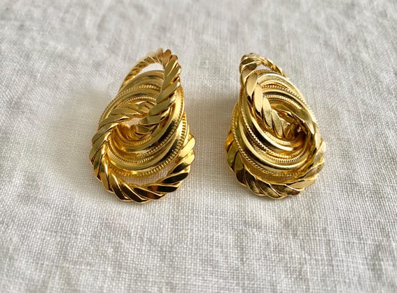 Vintage Large Gold Studs Interlocking Circles Sol… - image 2