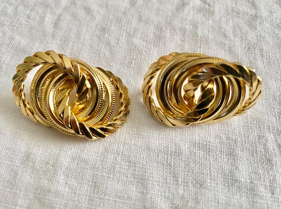 Vintage Large Gold Studs Interlocking Circles Sol… - image 3