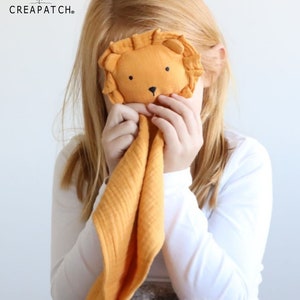 Lili the Lioness | 100% organic cotton | security blanket | gender neutral | soft and doesn't irritate babys skin | shower gift | @creapatch