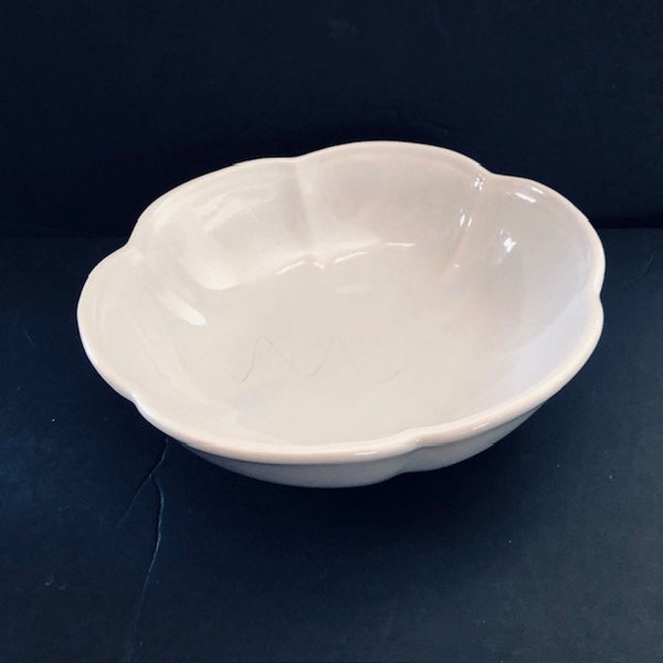 Vintage McCoy Pottery Serving Bowl with Scalloped Edge- White 7528 Free Shipping