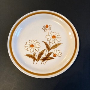Old Brook Collection Stoneware Dinner Plate Free Shipping Stoneeware Floral Seventies Daisies Daisy