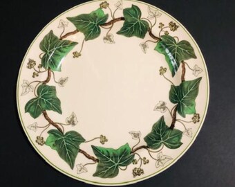 Set of 4 Wedgwood Napoleon Ivy Green Salad Plates 8 1/8