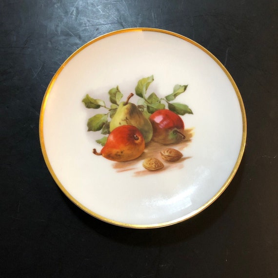 Vintage Hand Painted Decorative Fruit Dessert Plates Vintage Hand Painted Decorative Fruit Dessert Plates