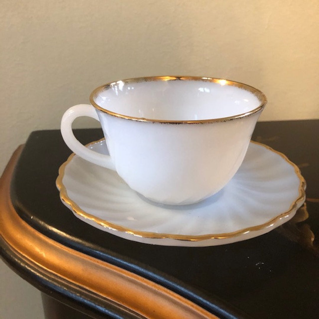 FireKing 60s Vintage Milk Glass Mag値下げ Vintage Fire King Ovenware Tea Cup Milk Glass With Gold Trim Free