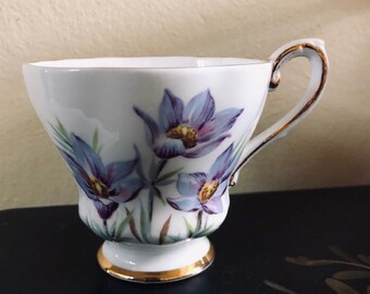 Single Royal Grafton Teacup with Purple Crocus Flowers England Fine Bone China  Free Shipping England Fancy Floral