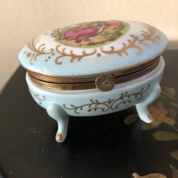 Vintage gold footed trinket - Gem