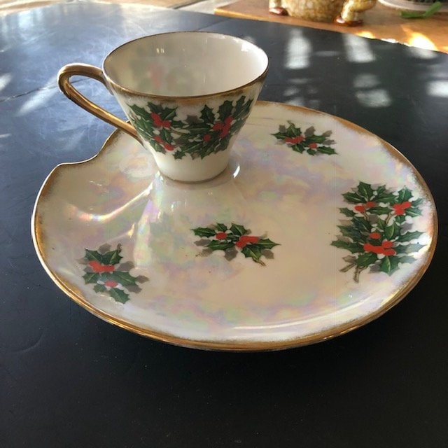 Vintage Christmas Tea Cup With Plate With Holly Design Free