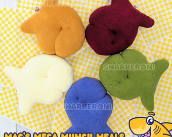 MEGA MUNCH pluche regenboog goudvis vorm snack oversize knuffel speelgoed 10" Fursuit accessoire RTS