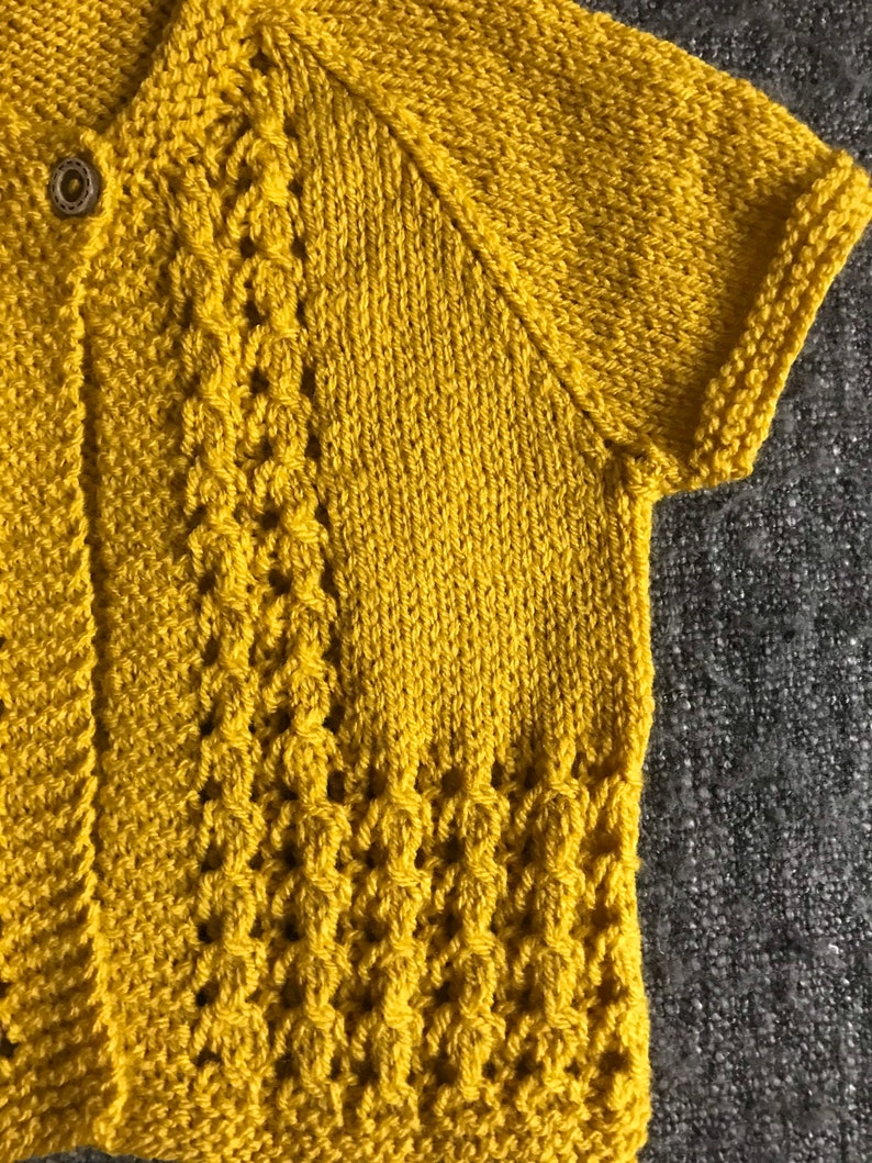 Yellow lace cardigan, size 3-6 months, hand knitted image 2