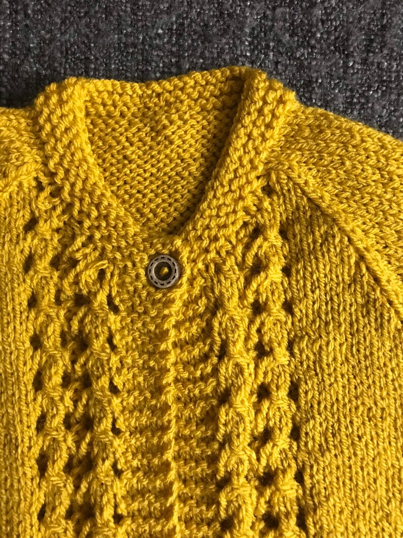 Yellow lace cardigan, size 3-6 months, hand knitted image 3