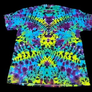 Tie-dye t-shirt psychedelisch scrunch, maat XL