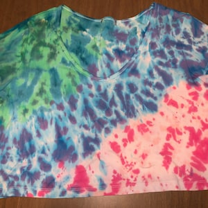 Boho Hippie Tie Dye Crop Top, plus size three color two toned dye style.