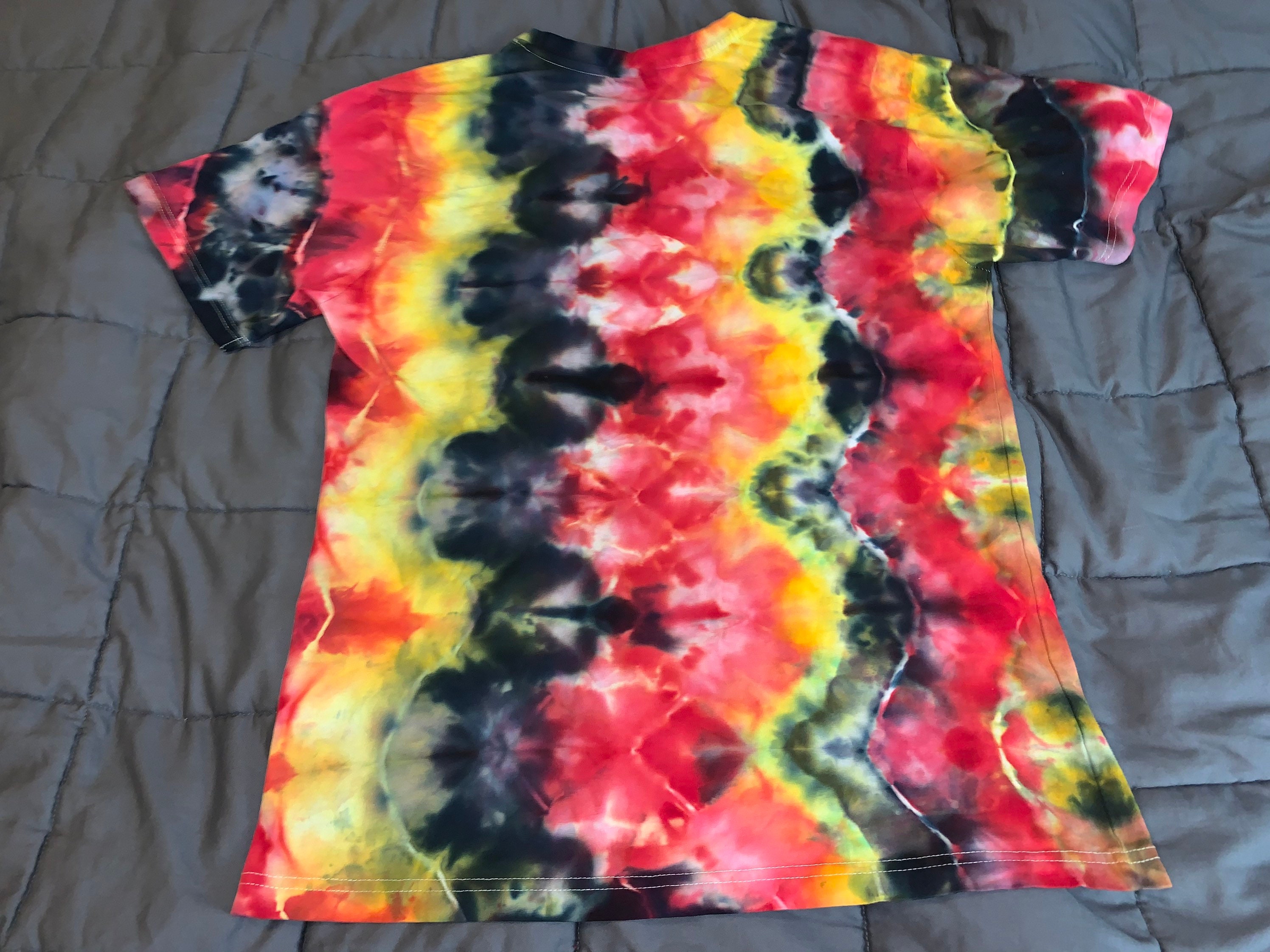 zig zag tie dye shirt