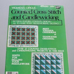 Peut inclure: Un magazine vintage "Women's Circle" du printemps 1984, présentant des patrons de point de croix et de candlewicking. La couverture est verte avec du texte et des images de projets de couture. Comprend des conseils pour vendre des travaux d'aiguille.