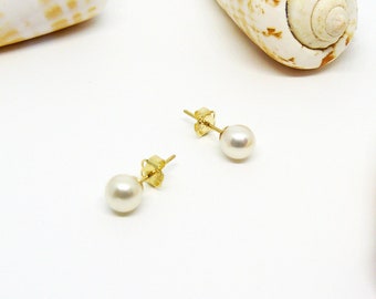Pearl stud earrings gold, 375 gold stud earrings, pearl earrings gold, small stud earrings gold, birthstone earrings yellow gold, pearl jewelry