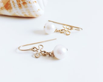 Pearl earrings gold filled, earrings with white freshwater pearls 9 - 10 mm