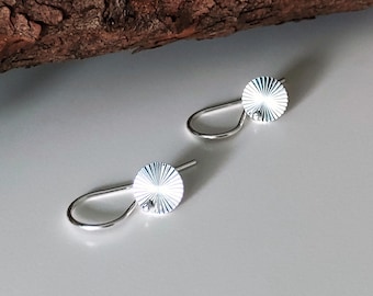 Sterling zilveren oorbellen met plaathanger, plaatoorbellen zilver, zilveren oorbellen met ronde hanger, oorbellen zon