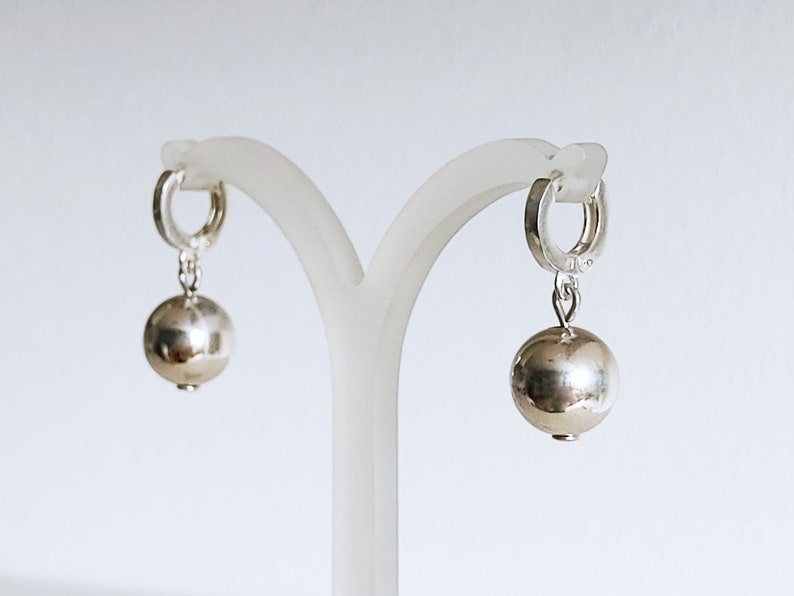 925 Silber Ohrringe mit Kugel Anhänger, leichte Silberohrringe, minimalistischer Sterling Silber Schmuck immagine 5