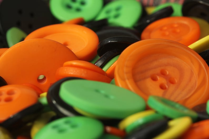 EnglandWales Massive Tubes of buttons minimum weight 380g 4 options Scotland Ireland and Halloween