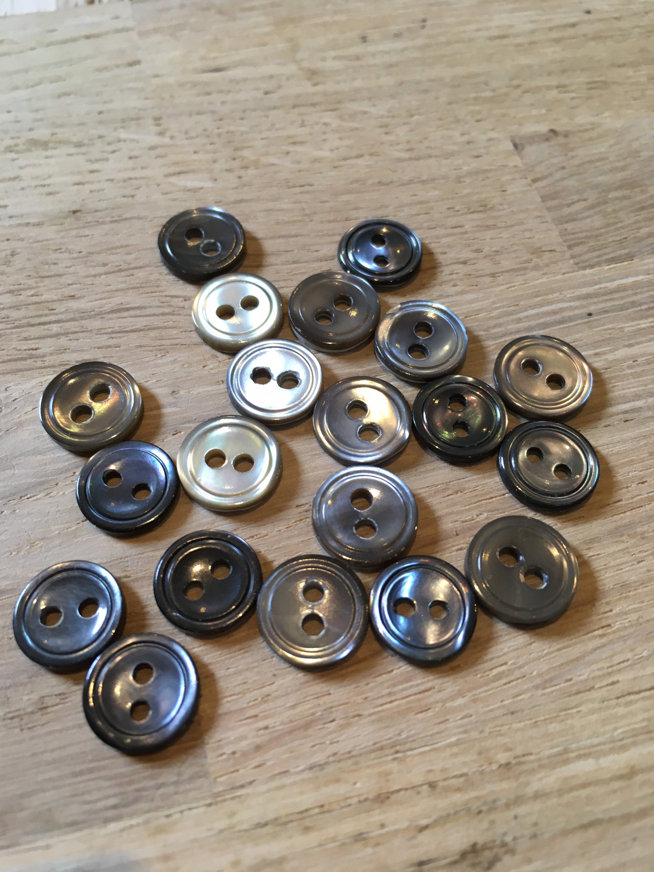 50 X 9mm Black Dolly Buttons, Small Black Buttons, Round Buttons, Shiny  Black Buttons, Tiny Buttons, Wholesale Buttons, Opalescent Buttons 