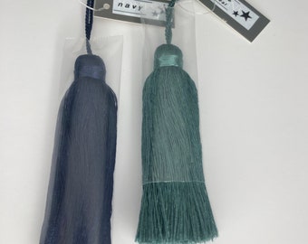 Wonderful Reef Key Tassels available in 15 colours - great for Christmas cushions, table cloths etc