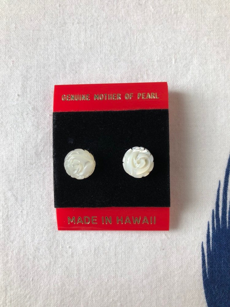 80s Hawaiian Iridescent White Mother of Pearl Carved Rose Circle Studs \u2022 Small