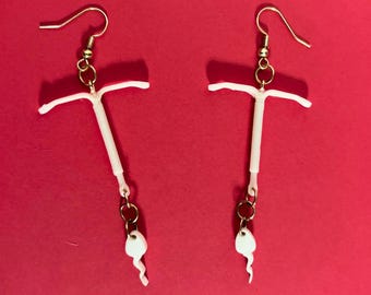Pendientes colgantes con DIU y esperma / Fabricados con PLA y acrílico