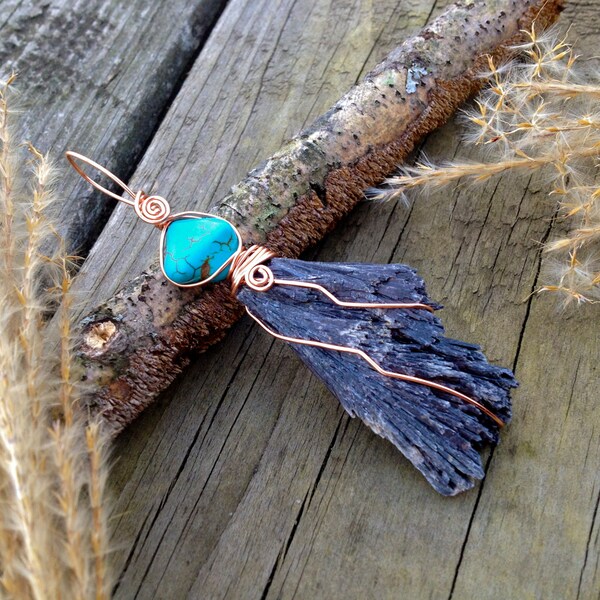 VERKOOP!! Zwarte kyaniet, Turquoise, kristalhealing, energie hanger, sjamanistische hanger, hanger boho, witchy hanger, zigeuner sieraden, Native juweel