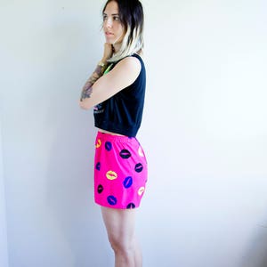 Kiss Pink Banani Shorts Designer Sommer Strand High Waisted Federlicht Handmade Shorts Bild 3