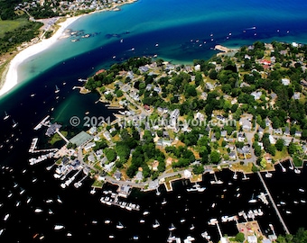 Annisquam Lobster Cove Cape Ann Massachusetts 16" X 20" Oprawione zdjęcie lotnicze autorstwa Todda Lyona