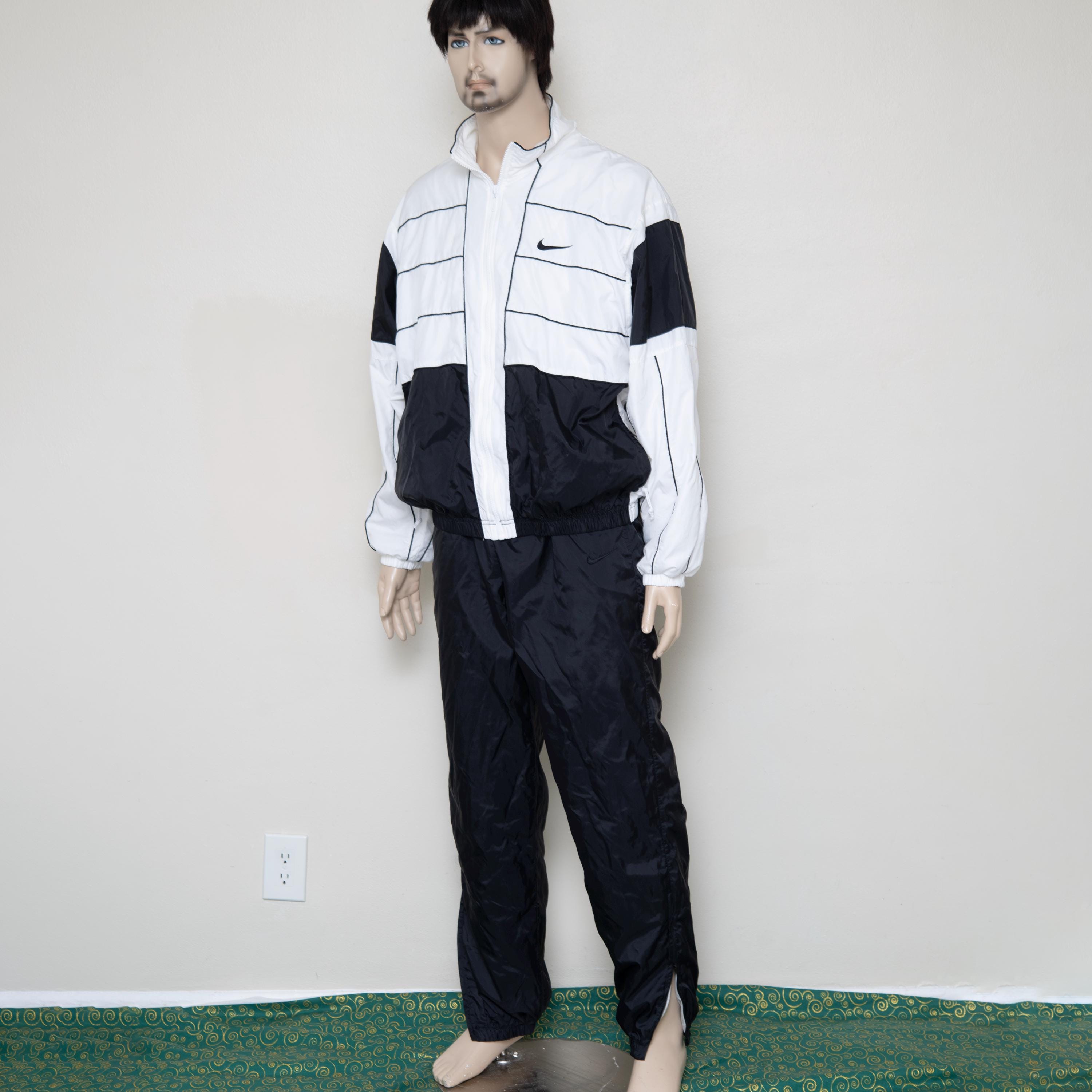 black and white nike windbreaker outfit