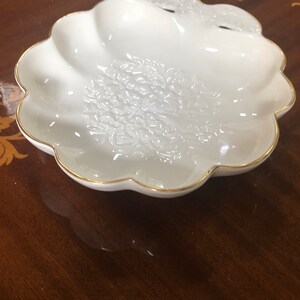 Royal Doulton Ivory Candy Dish: Gold Rim Serving Dish