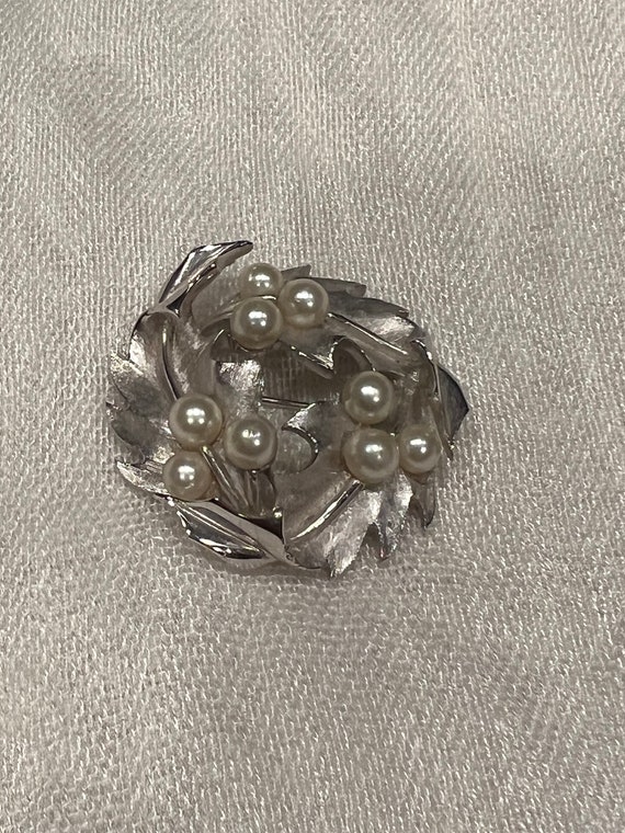Trifari silver leaf brooch with  a cluster of fau… - image 1