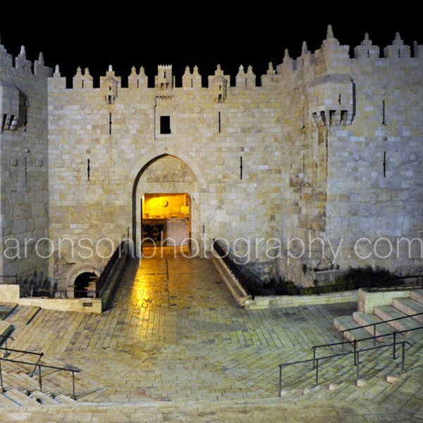 Photograph of the Shchem Gate (Damascus) in the old city of Jerusalem, Israel.